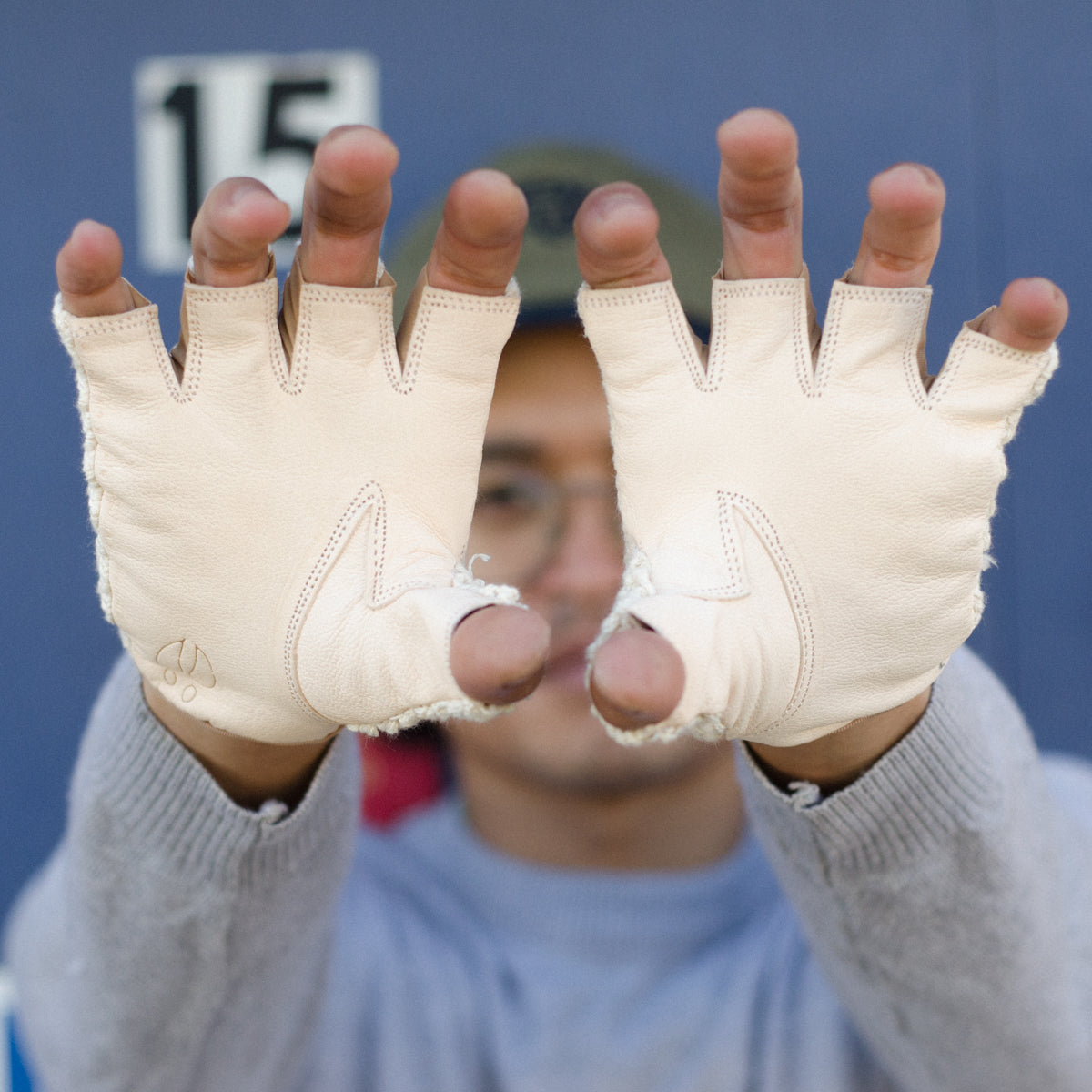 Leather bicycle clearance gloves